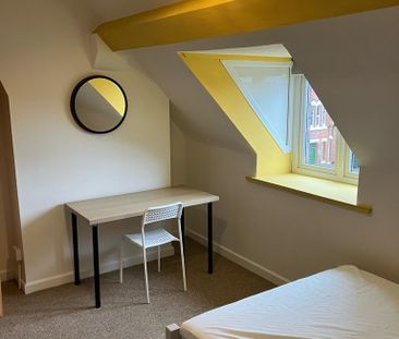 5 bedroom house - Photo 1