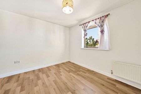 Harry Close, Croydon, CR0 - Photo 2