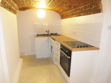 1 bed apartment to rent in Station Road, Kenilworth, CV8 - Photo 3