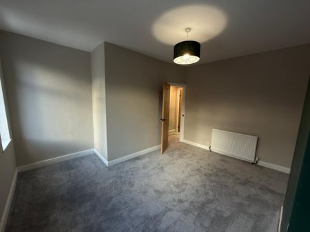 2 Bed Terraced House, Ukraine Road, M7 - Photo 5