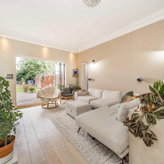 4 bedroom terraced house to rent - Photo 1