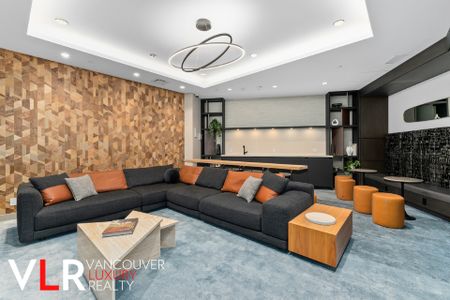 Condo in North Vancouver, BC - Photo 4