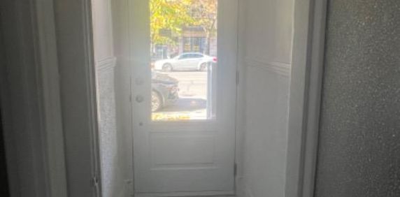 RENOVATED - RÉNOVÉ Petite-Italie / Little Italy - Appartement 3 Chambres au Rez-de-Chaussée à Louer – Jean Talon - Photo 2