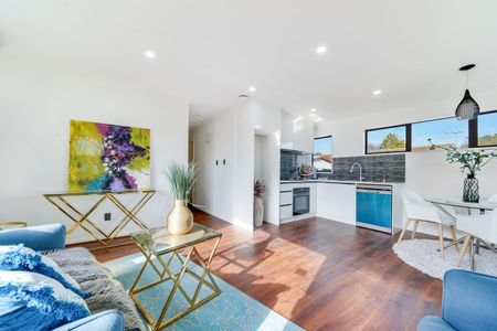 CONIFER GROVE, 3 BEDROOMS - Photo 5