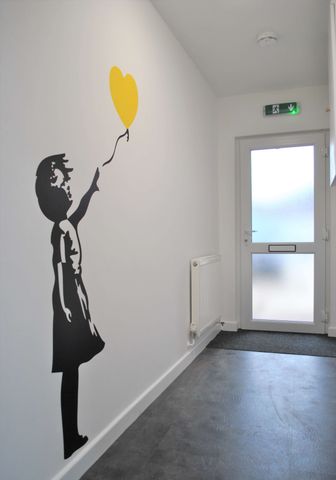 Grange Drive Room 4 - Photo 5