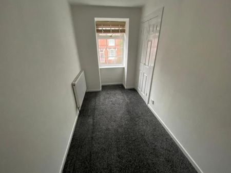 4 bedroom detached house to rent - Photo 4