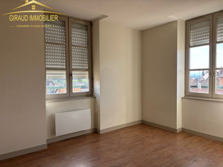 Location Appartement 2 pièces 45m² CHARLIEU 42190 - Photo 5