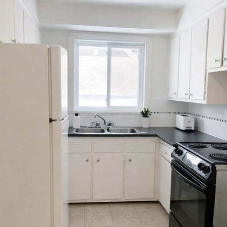 4.5 Renové sur le Plateau / Renovated 4.5 on the Plateau - Photo 4