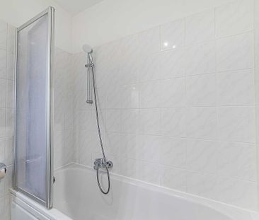 City-Residence: Schön möblierte 2-Zimmer-Wohnung mit Balkon - Foto 1