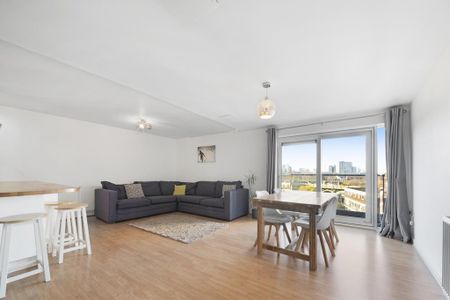 2 bedroom flat to rent - Photo 2