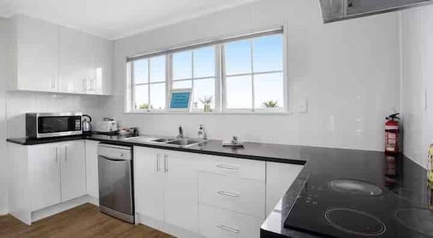 Fully Furnished 4 Bedroom House in Remuera - Photo 1