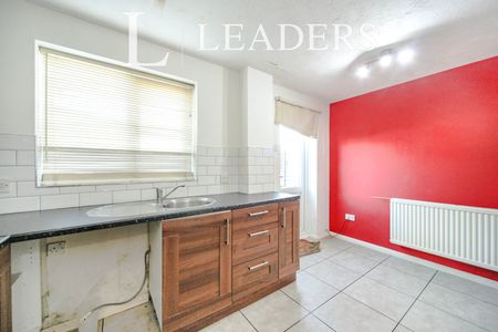 2 bedroom property to rent Coltsfoot Green, Luton, Bedfordshire, LU4 - Photo 4