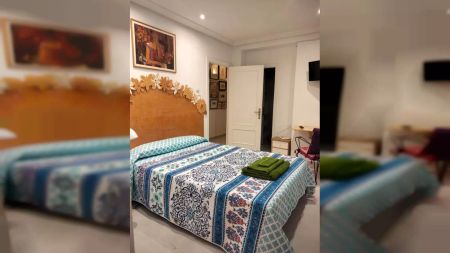 Furnished room for rent in 3-bedroom apartment in Chueca - Photo 5