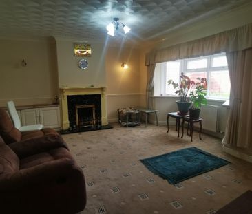 HobsMoatRoad, SOLIHULL - Photo 2