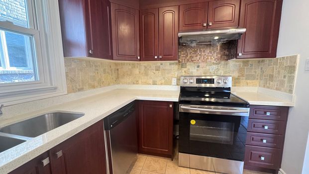 For Lease - 435 Cummer Avenue, Toronto, Ontario - Photo 1