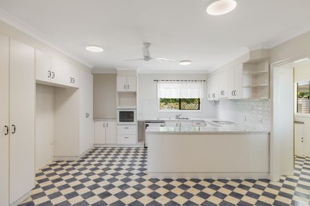 247 Mackenzie Street, Centenary Heights QLD 4350 - House For Rent | Domain - Photo 2