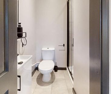 1 bedroom in a house share to rent - Photo 5