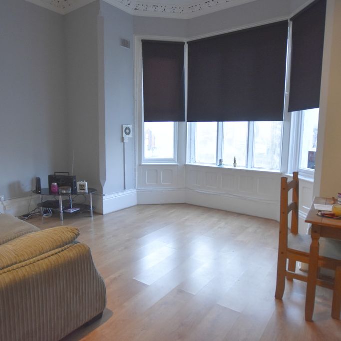 2 Bedroom Ground Floor Flat - Photo 1