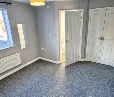 4 bedroom terraced house to rent - Photo 2