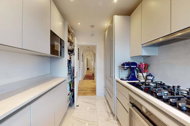 3 bedroom flat to rent - Photo 1