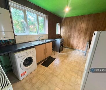 3 bedroom semi-detached house to rent - Photo 5