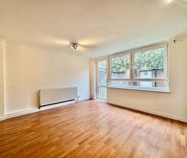 4 Bed Terraced House, Blomfield Court, SW11 - Photo 4