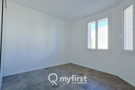 Location Appartement 5 pièces 89m² TOULON 83000 - Photo 4