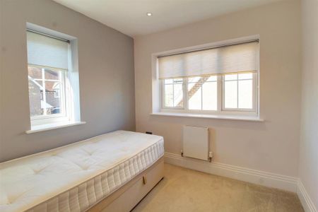 3 bedroom detached house to rent - Photo 2