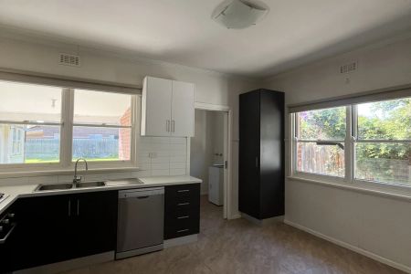 Huge yard great for family fun - Photo 3