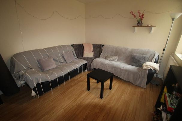 5 bedroom semi-detached house to rent - Photo 1