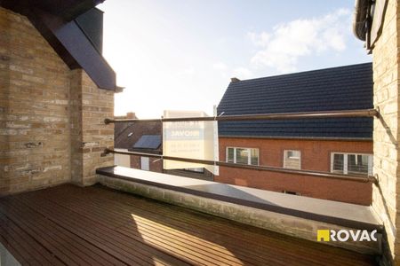 Lichtrijk en ruim duplex-appartement met terras voor- en achteraan én garagebox - Foto 3