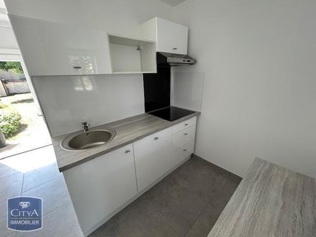Location Maison 2 pièces 42m² MEHUN SUR YEVRE 18500 - Photo 5