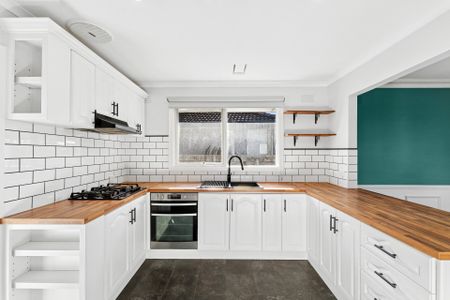 Beautifully Renovated Home with Exceptional Entertaining Spaces - Photo 5