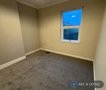 4 bedroom terraced house to rent - Photo 5