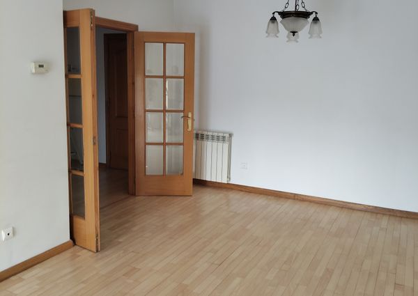 Apartamento T1 para Arrendamento no Porto com Garagem e Arrumos