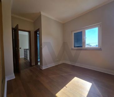 4 room luxury House for rent in Charneca de Caparica, Portugal - Photo 3