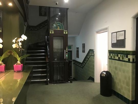 Flat 118 Fulham Palace Road, Fulham W6 9HH - Photo 1