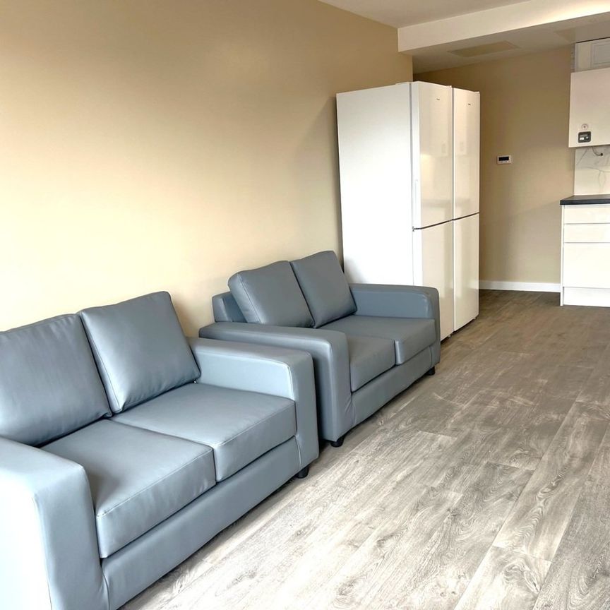 6 Bed Flat, Stokes Croft, BS2 - Photo 1