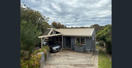 Charming Spilt-Level Family Home in Metung - Photo 4