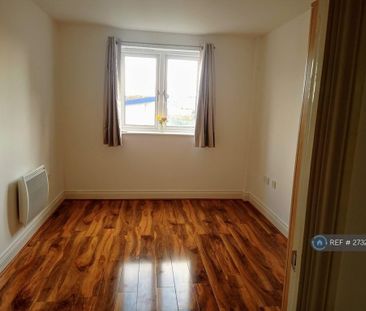 2 bedroom flat to rent - Photo 6