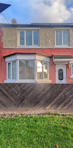 3 bedroom semi-detached house to rent - Photo 1