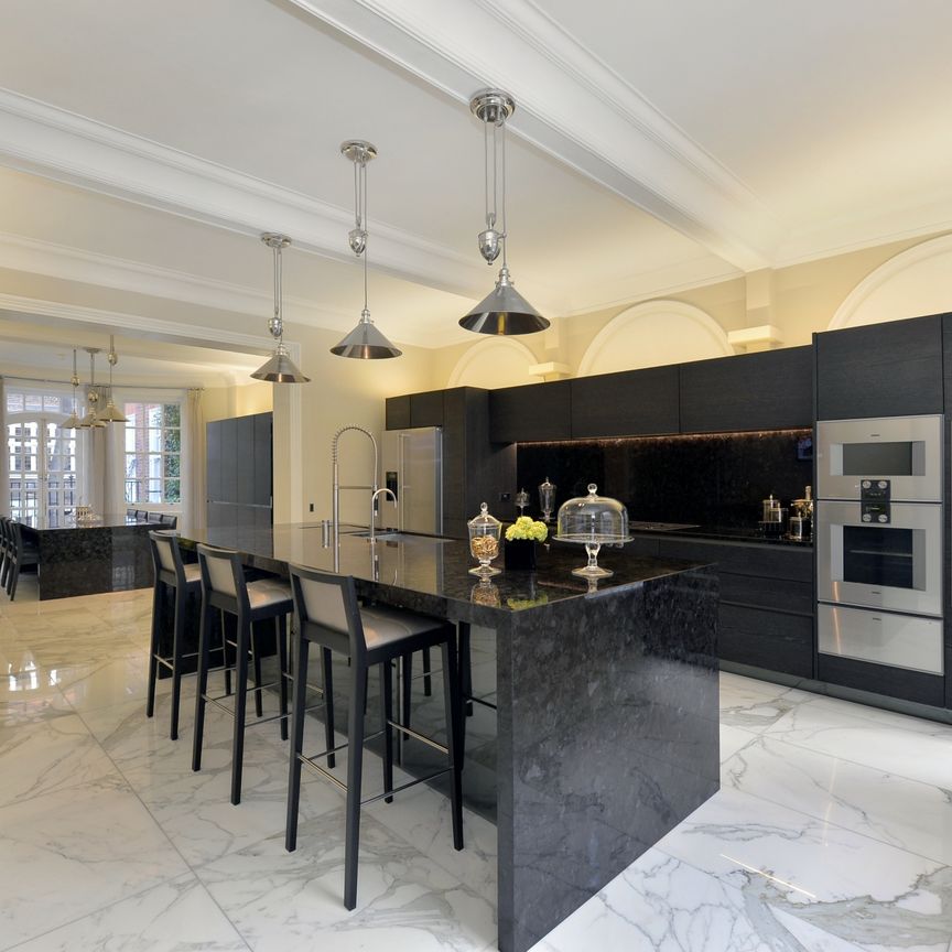 Exceptional apartment within a Victorian mansion in the heart of Westminster - Photo 1