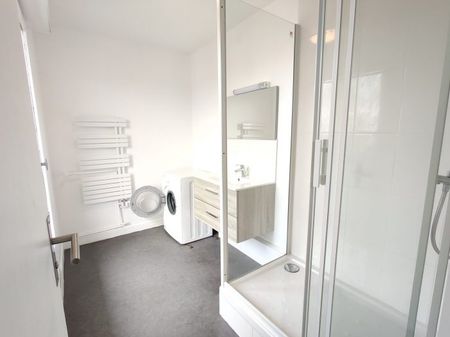 A LOUER - STUDIO MEUBLÉ + BALCON - Photo 4