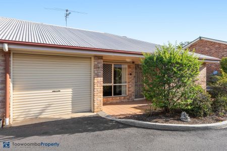 2 bedroom in quiet complex- ideal for retirees! - Photo 4