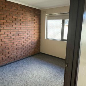 Perfect Location! - Photo 2