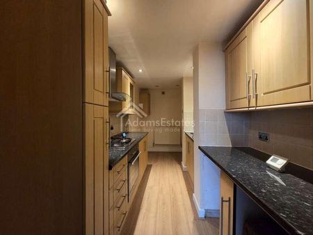 Carlinghow Hill, Batley, WF17 - Photo 2