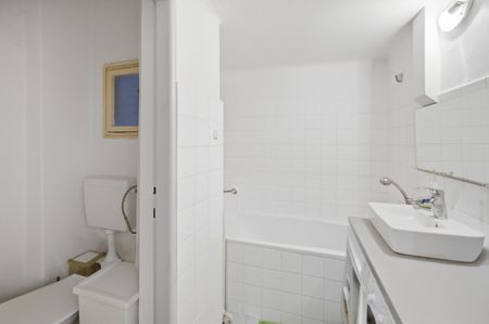 Pronájem bytu 1+kk a garsoniéry 31 m² - Photo 2
