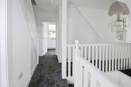 5 bedroom semi-detached house to rent - Photo 2