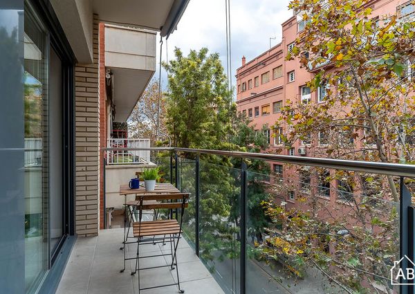 Modern 2-Bedroom Apartment in Poblenou with Balcony