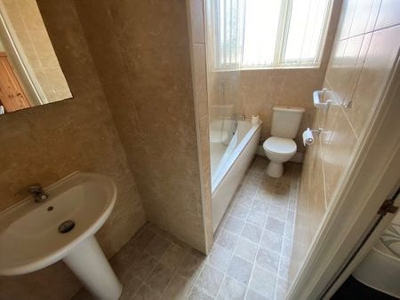 Clifton Drive South, Lytham St Annes - Photo 4